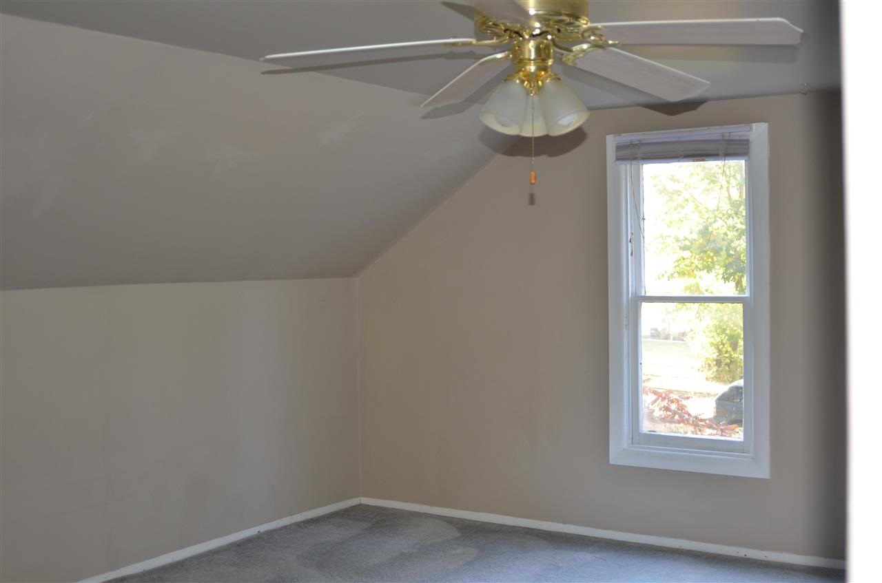 1212 W 14TH - Photo 10