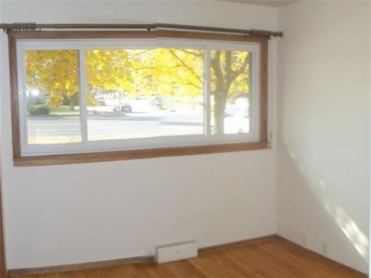 6704 N MONROE - Photo 9