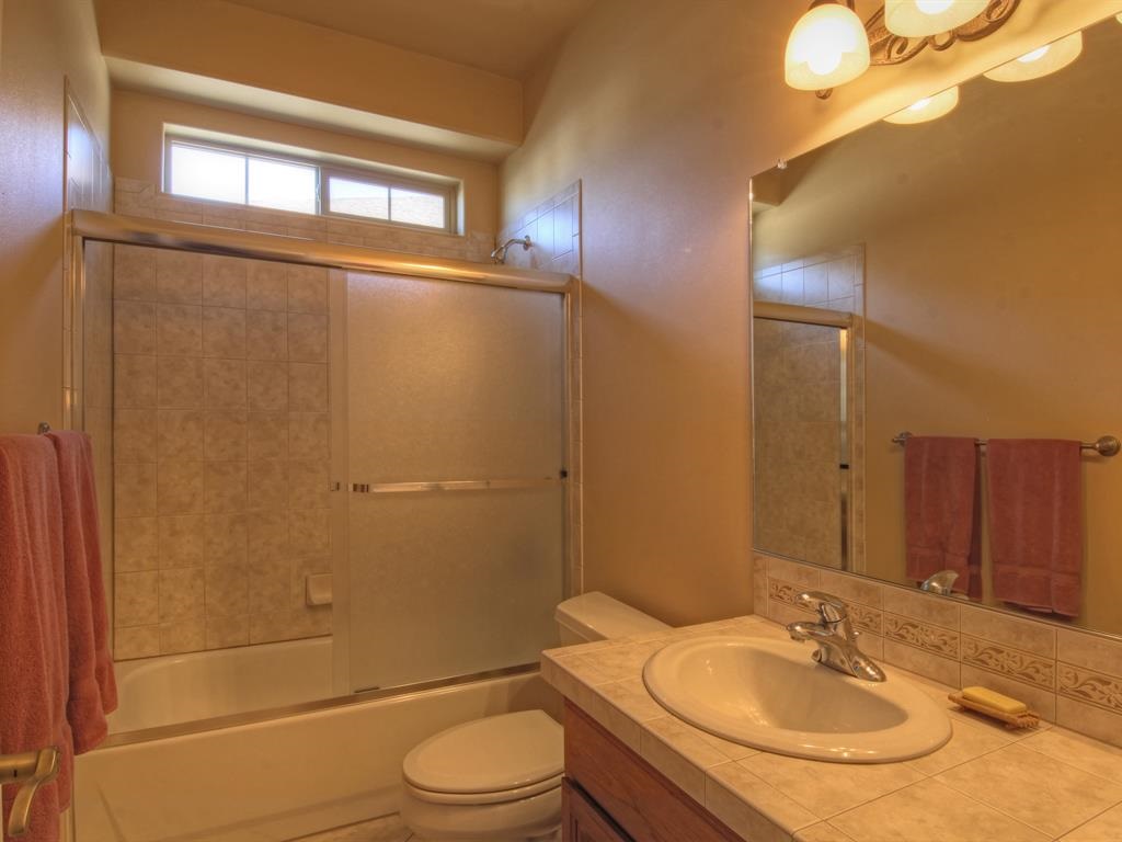 2205 W Chadwick Ln - Photo 10