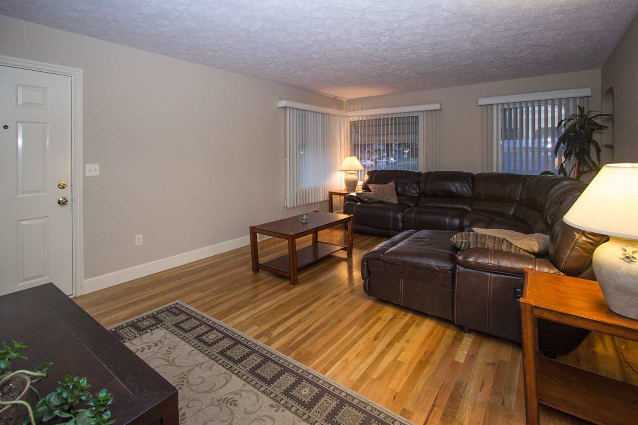 1323 E Rich Ave - Photo 3