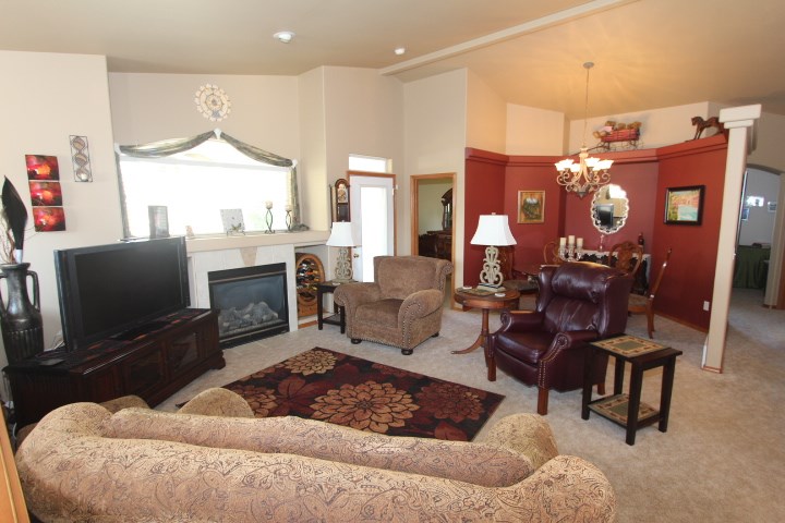 1513 E Devoe Ln - Photo 3