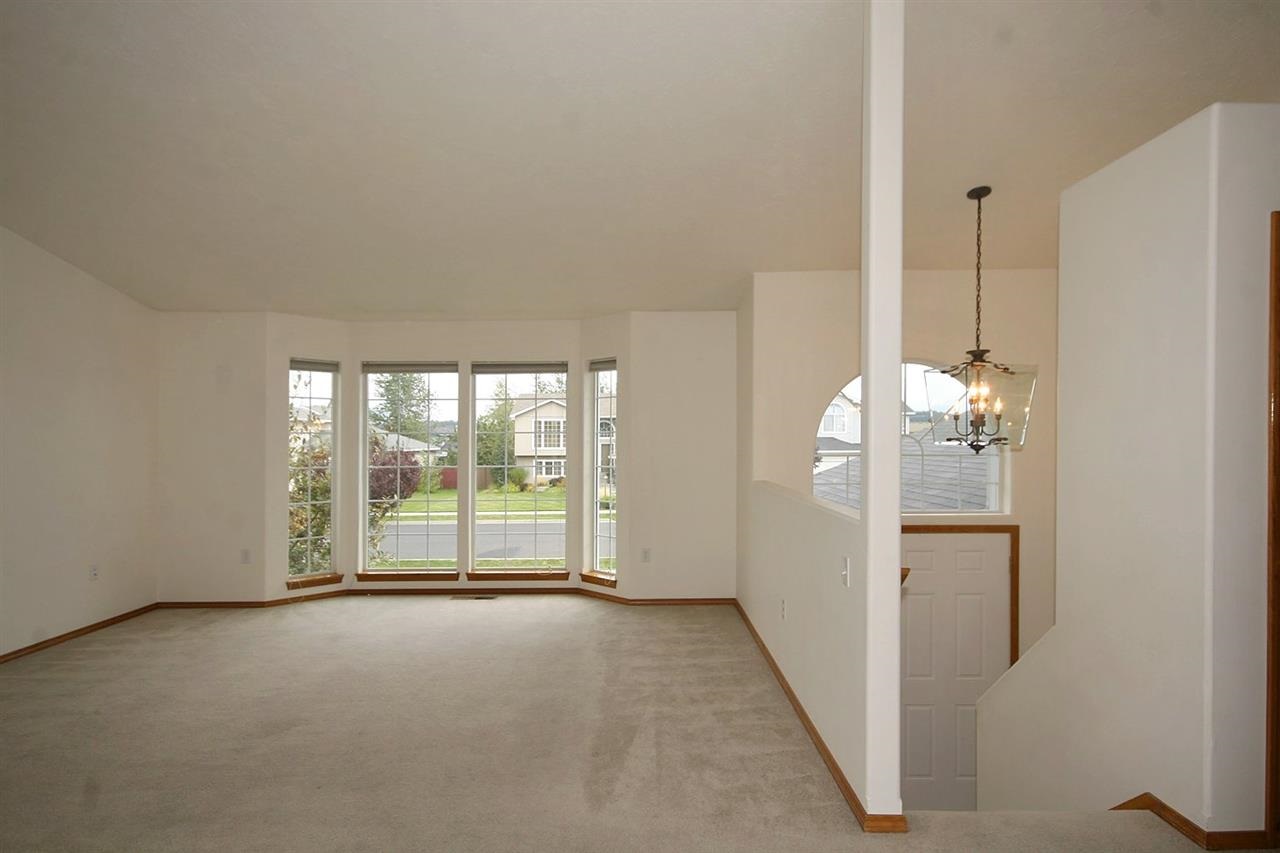 7209 N Hogan St - Photo 3