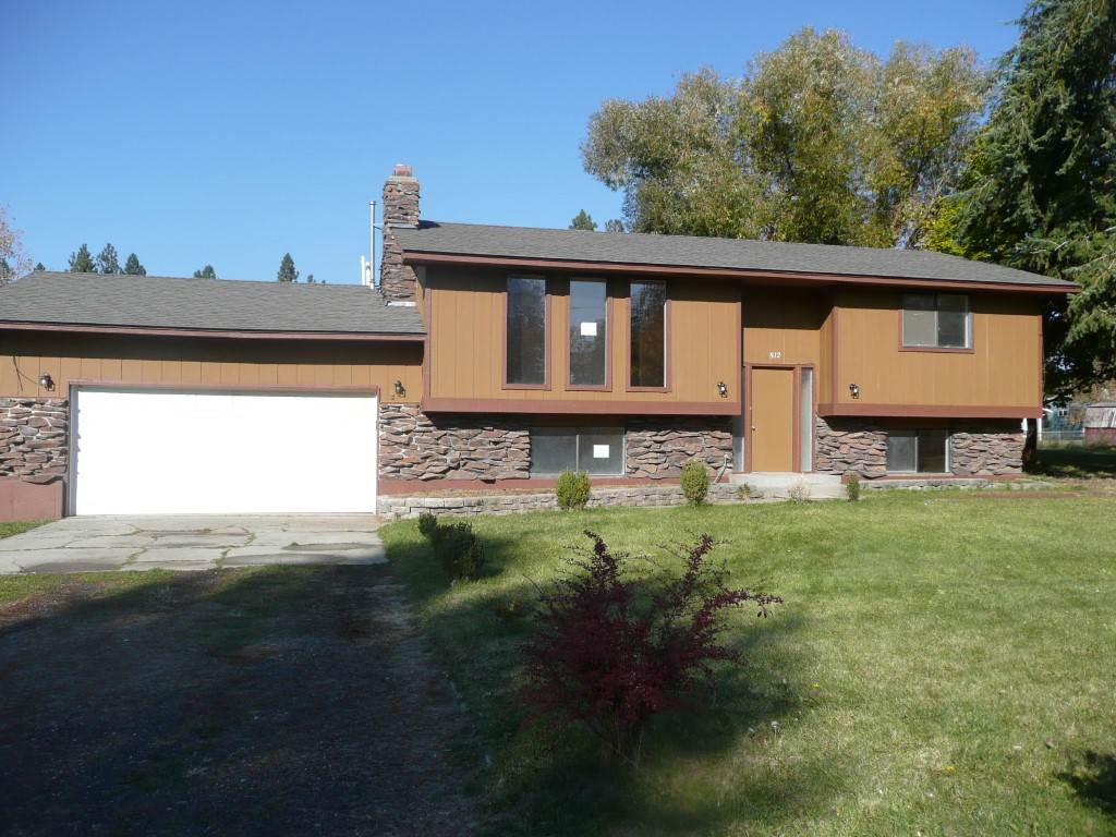 521 E 2nd St - Photo 1