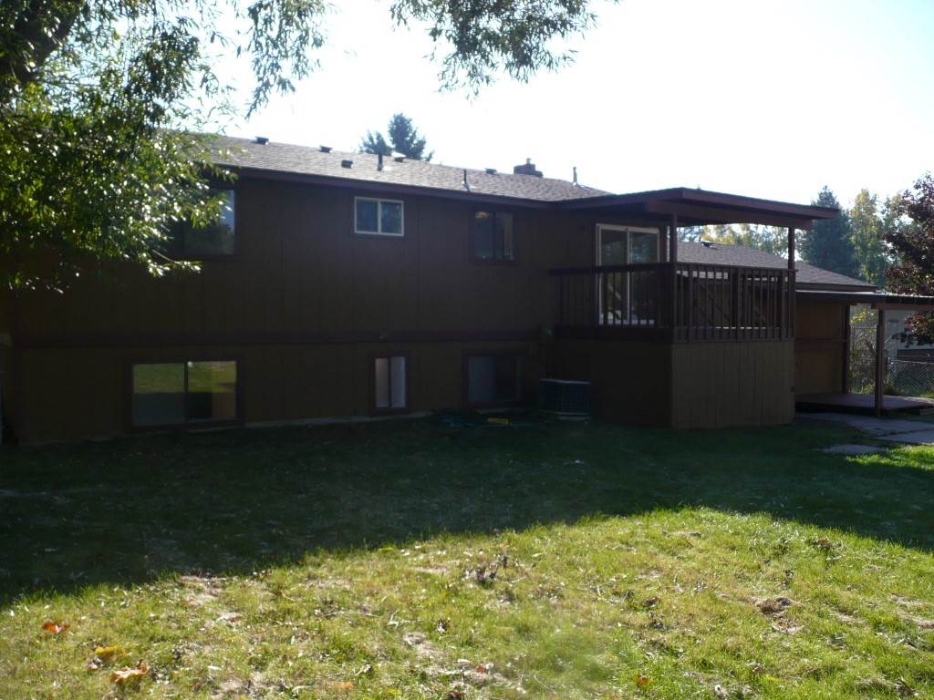 521 E 2nd St - Photo 2