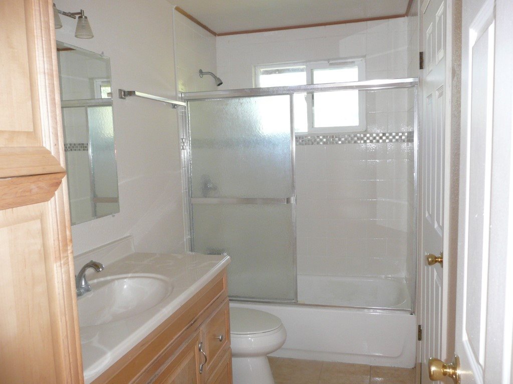 521 E 2nd St - Photo 11