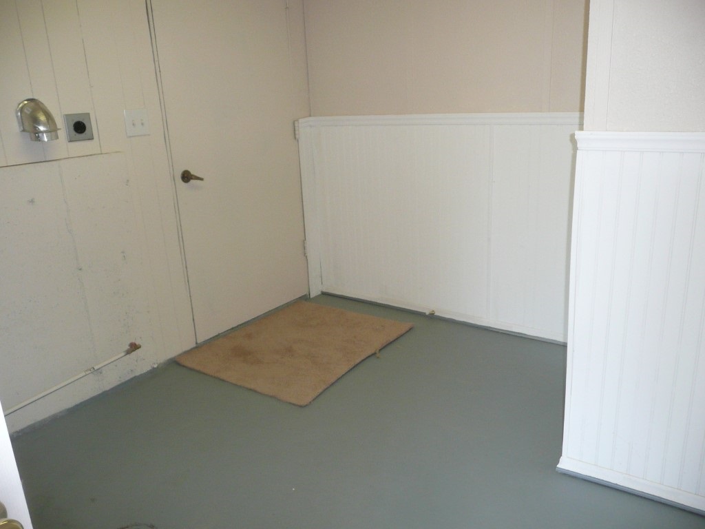 521 E 2nd St - Photo 14