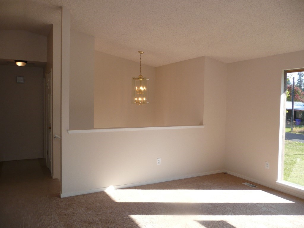 521 E 2nd St - Photo 3