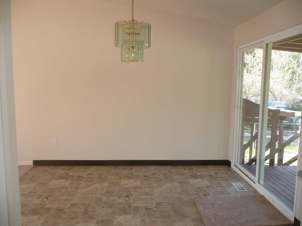 521 E 2nd St - Photo 5