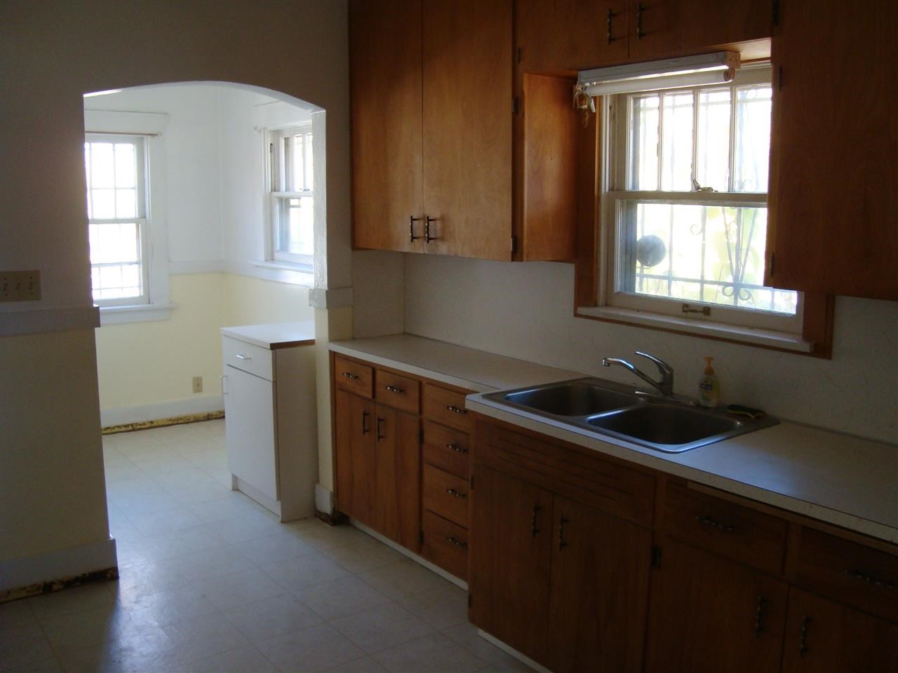 1725 E 9th - Photo 4