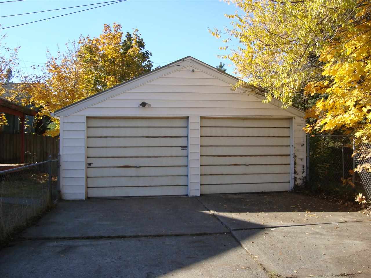 1725 E 9th - Photo 9