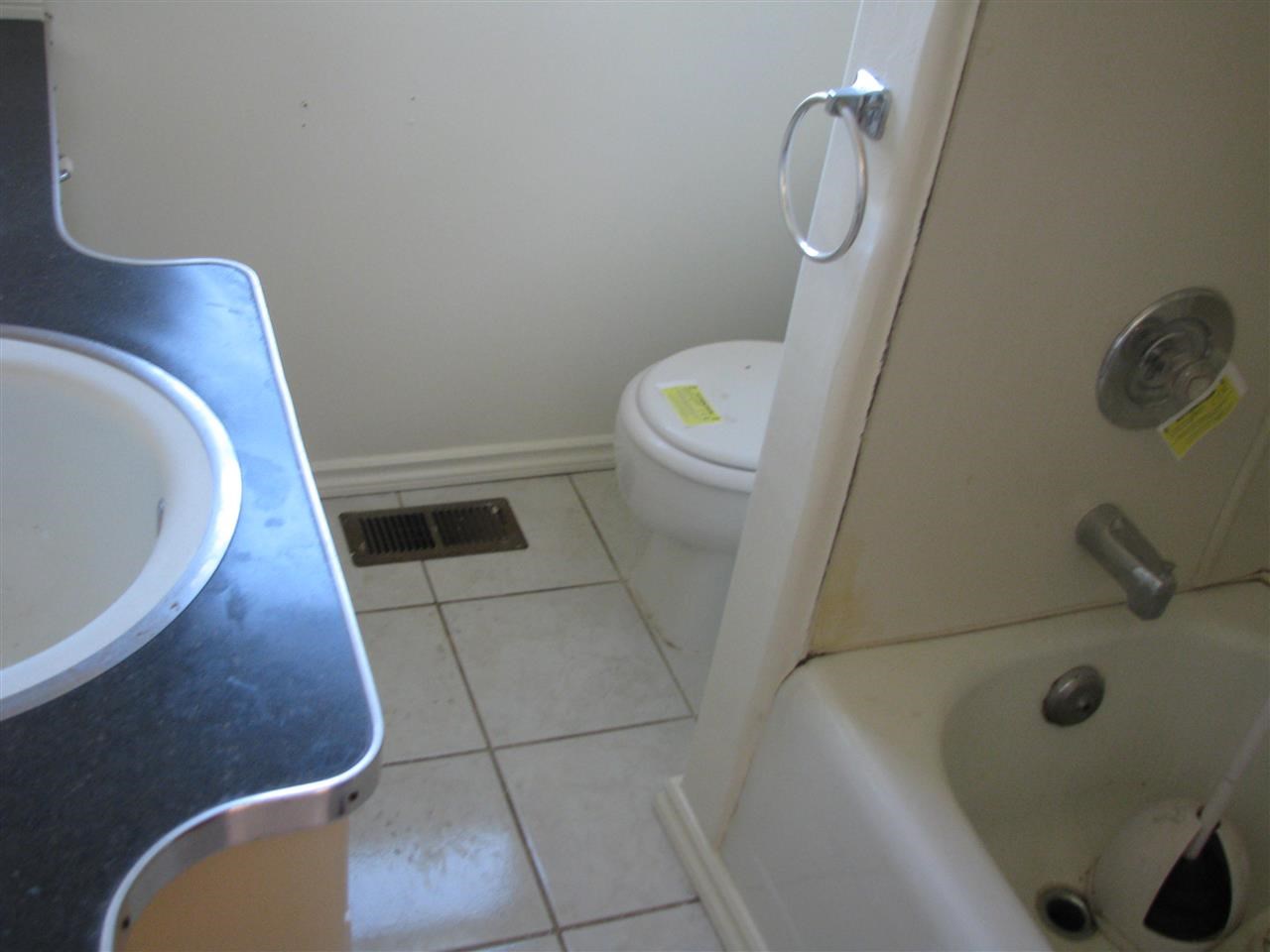 1208 W Chelan Ave - Photo 3