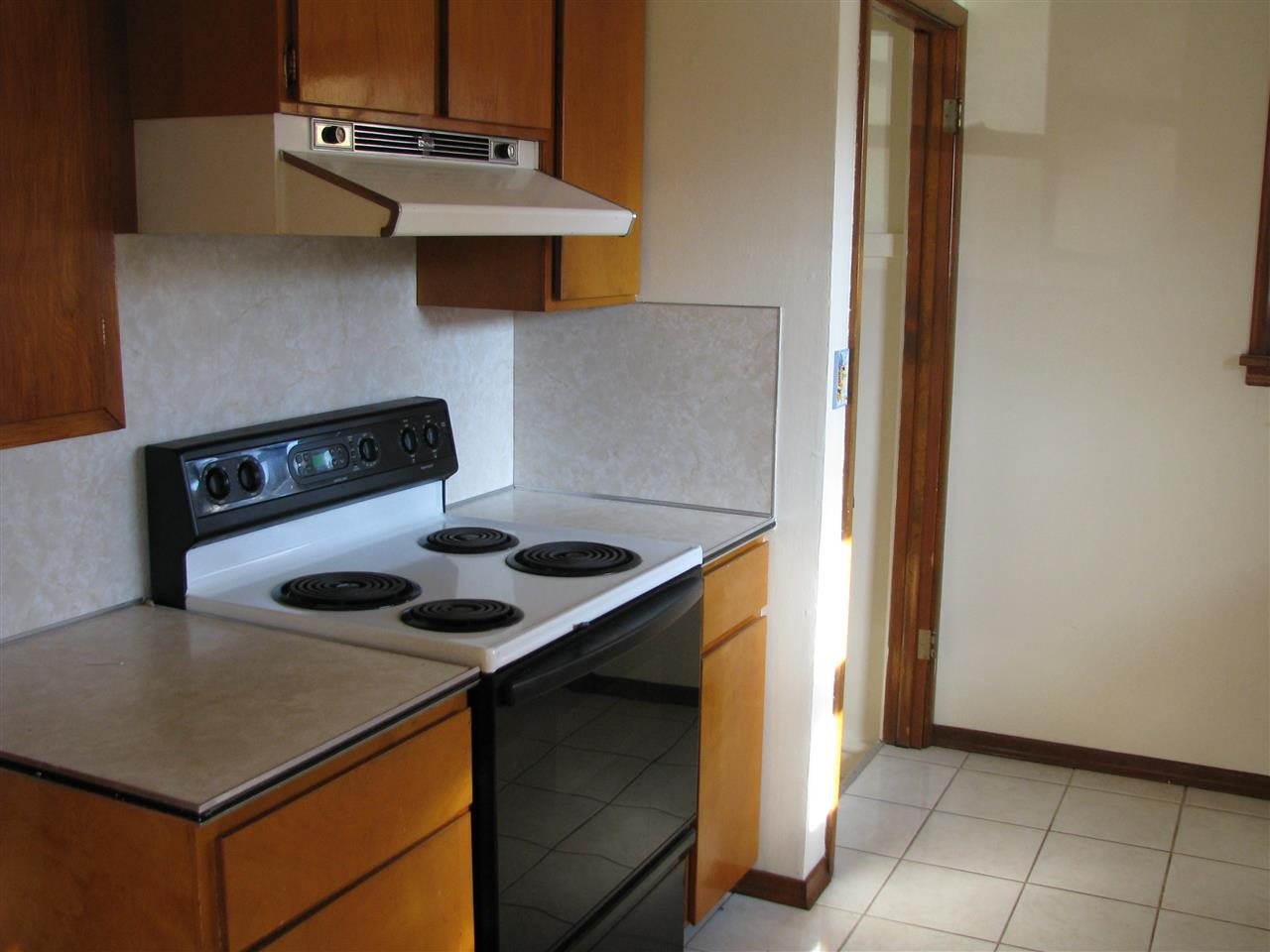 1208 W Chelan Ave - Photo 4