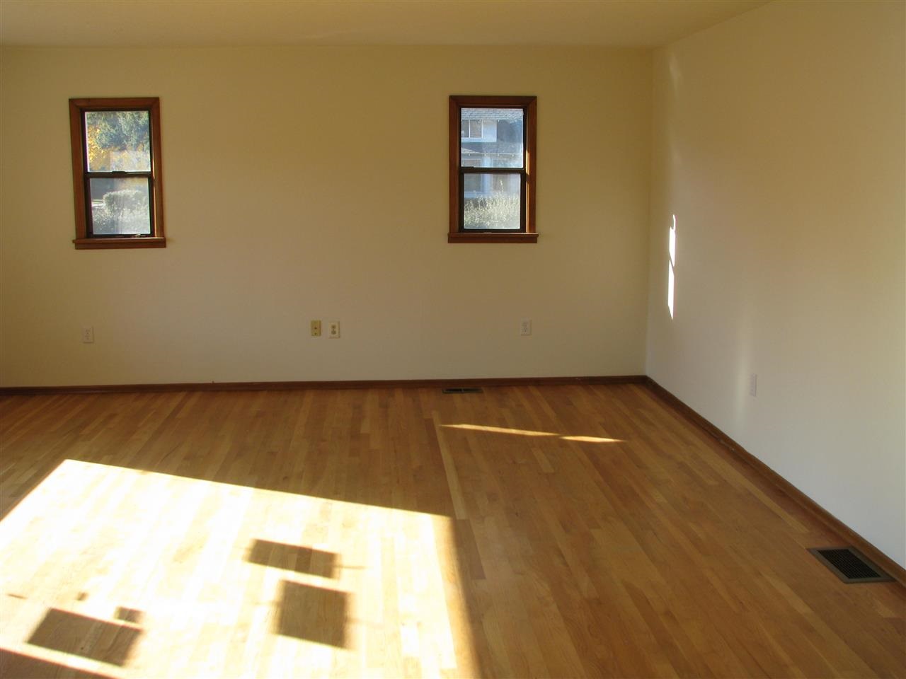 1208 W Chelan Ave - Photo 7