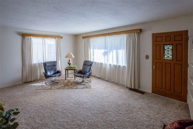 1215 E 37th Ave - Photo 5