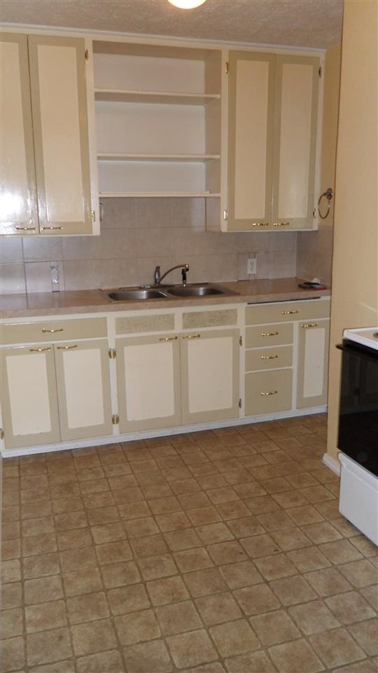 11614 E Broadway - Photo 4
