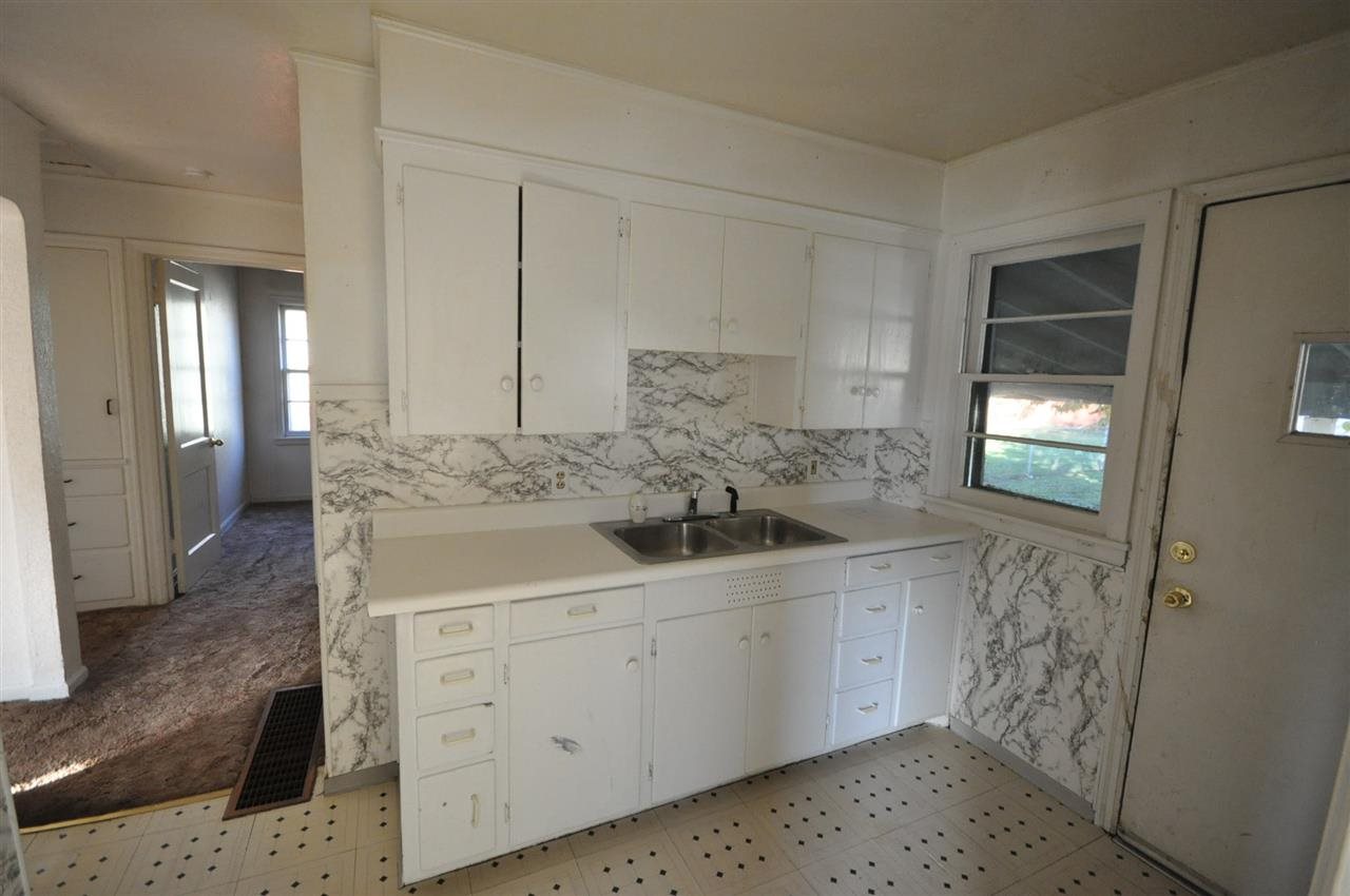 2714 N Crestline St - Photo 5