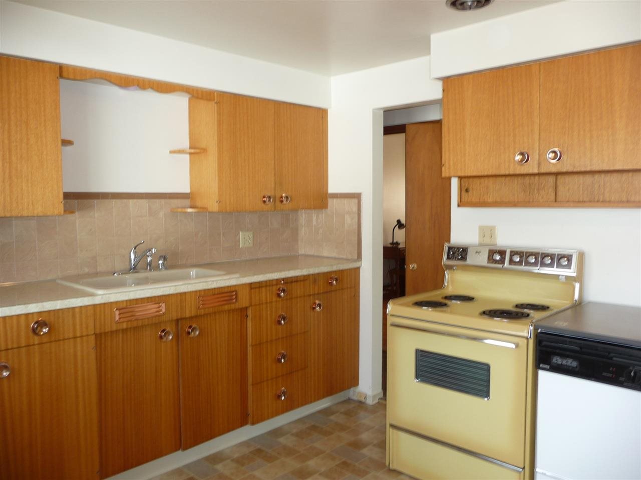1022 W Avon Ave. - Photo 4