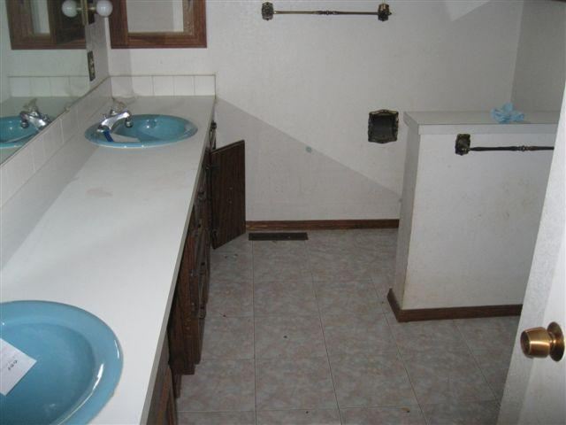 5118 N Vincent Road - Photo 7