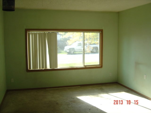 902 W Franklin Ave - Photo 3