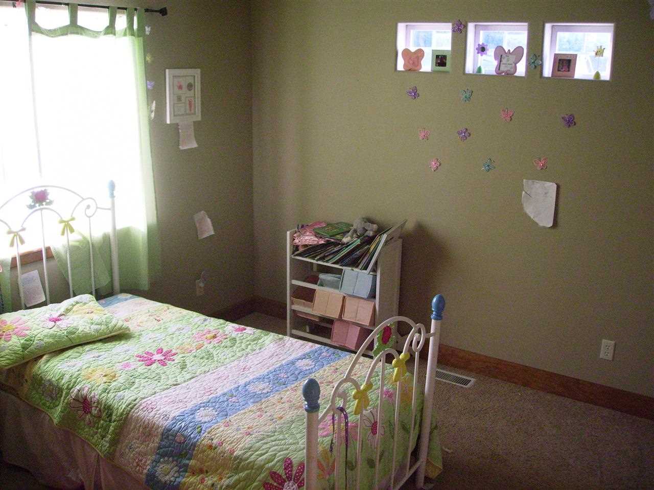 211 W BRISTOL - Photo 8