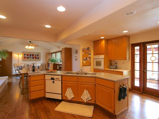 2203 E 35th Avenue - Photo 3