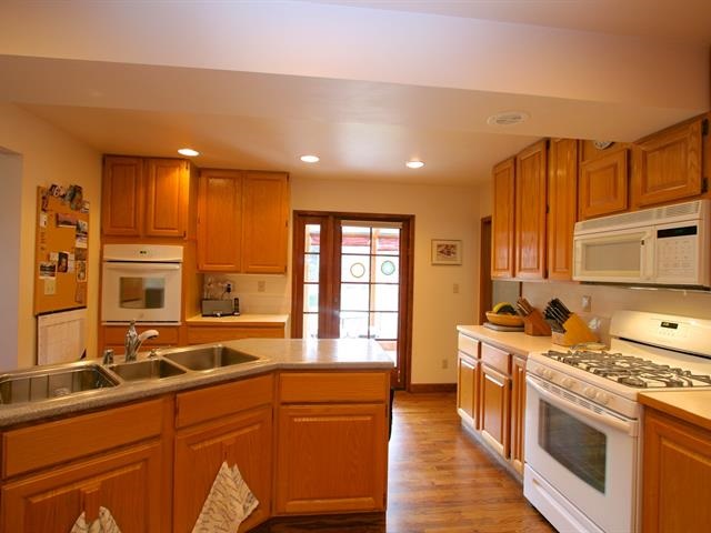 2203 E 35th Avenue - Photo 4