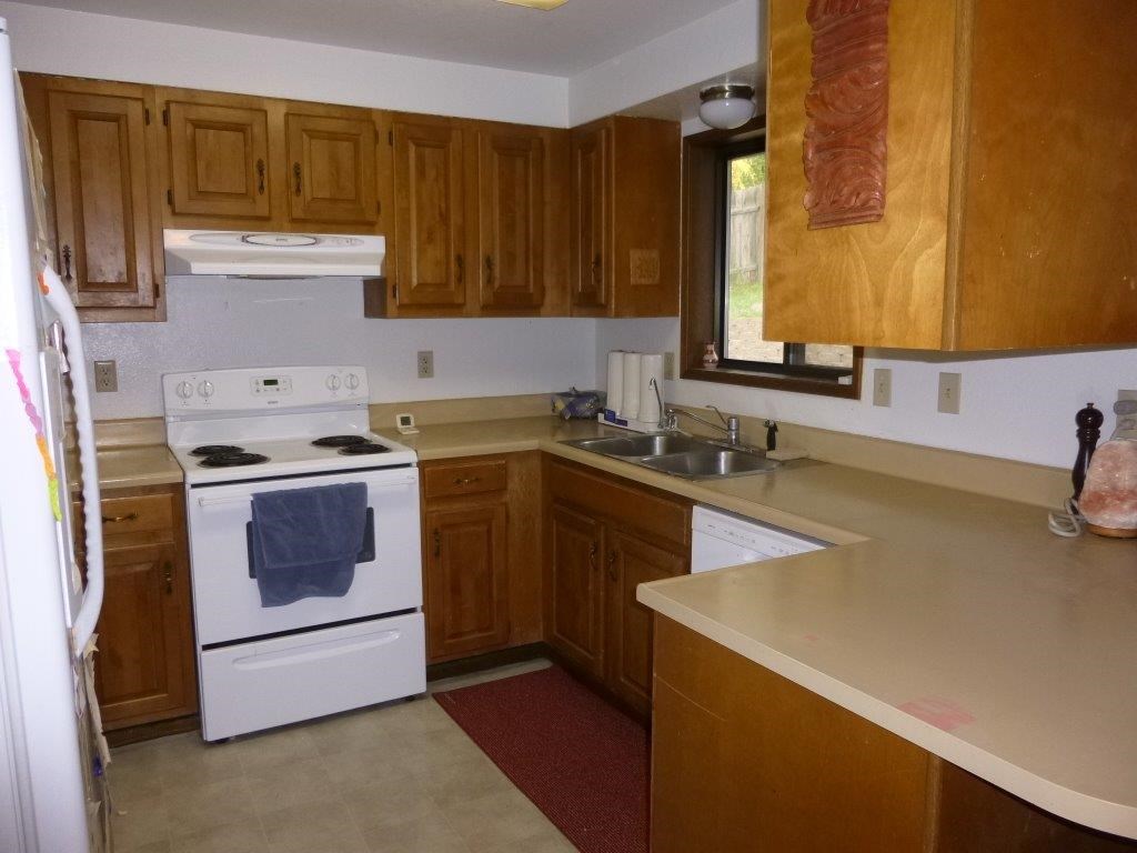 1493 College Ln - Photo 4