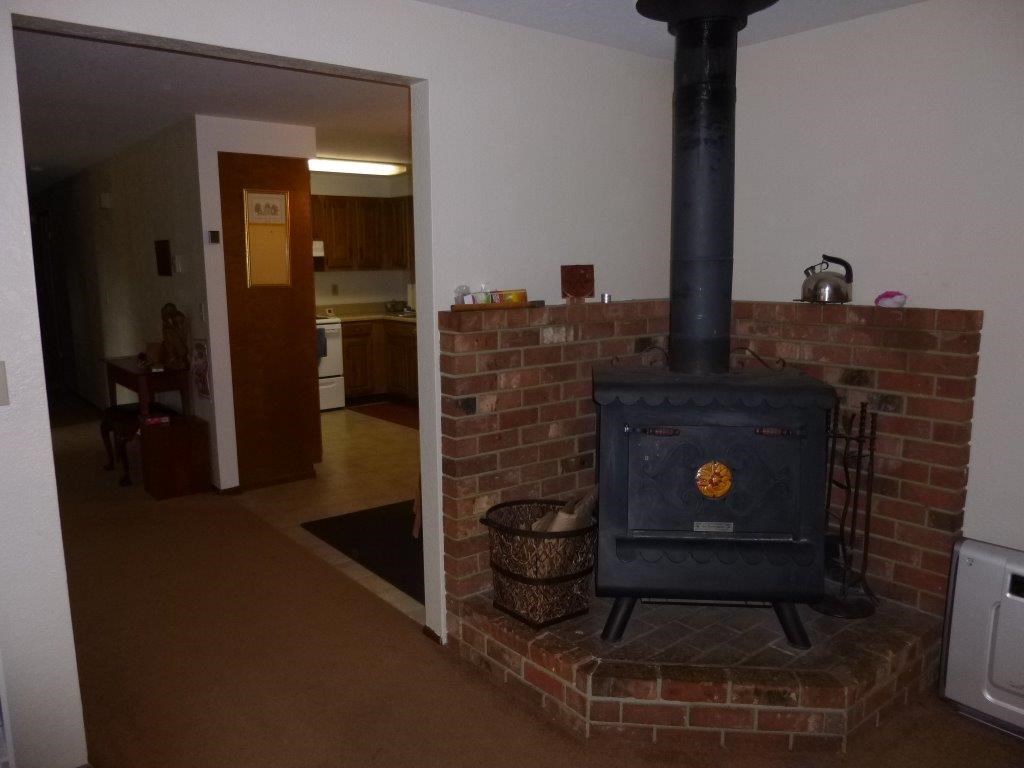 1493 College Ln - Photo 5