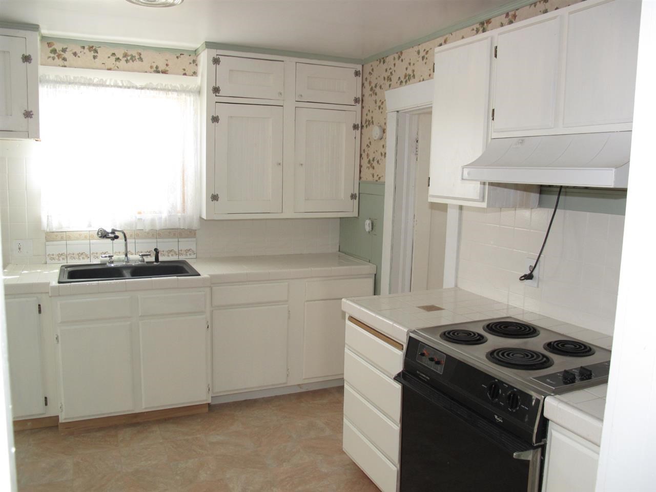 220 S Lake St - Photo 3