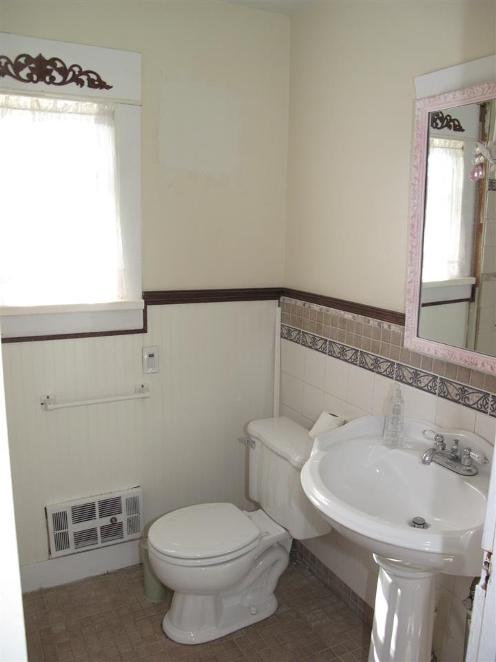 220 S Lake St - Photo 4