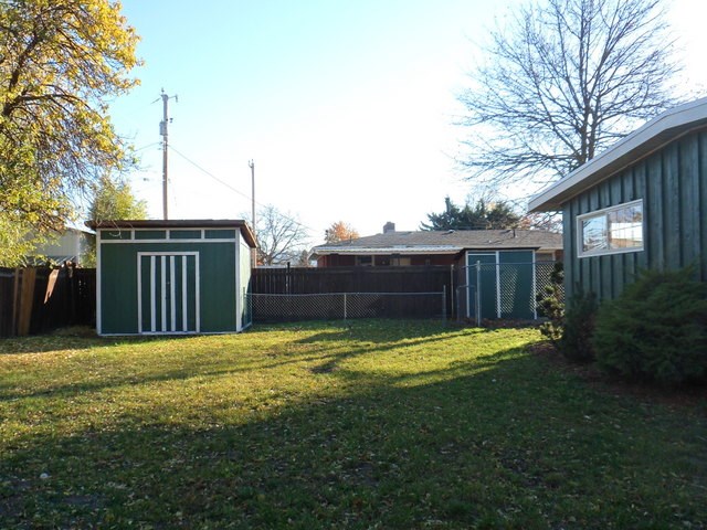 2010 N Center Rd - Photo 5