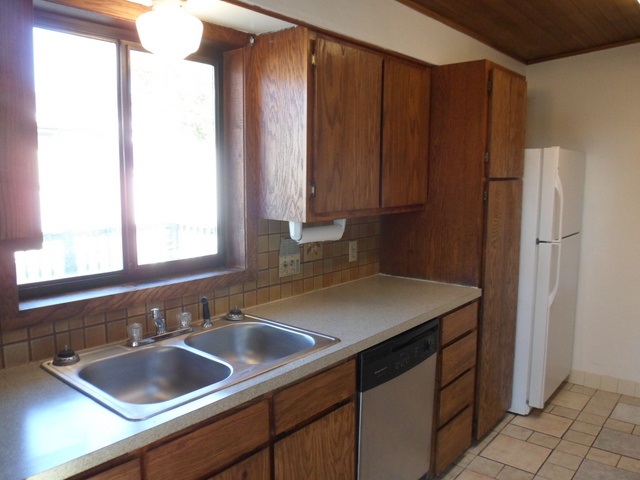 2010 N Center Rd - Photo 8