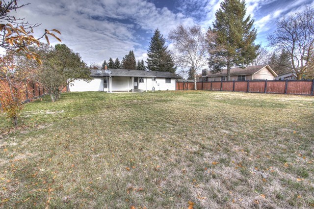 2304 E 61st Ave - Photo 16