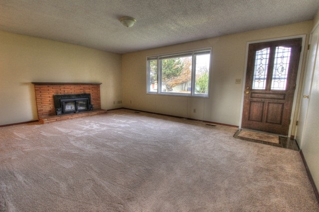 2304 E 61st Ave - Photo 3