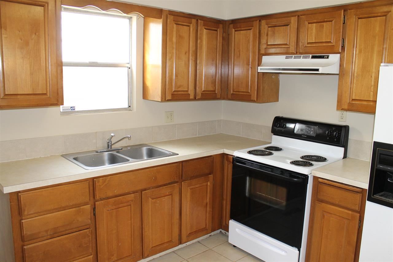 228 W Shannon Ave - Photo 2