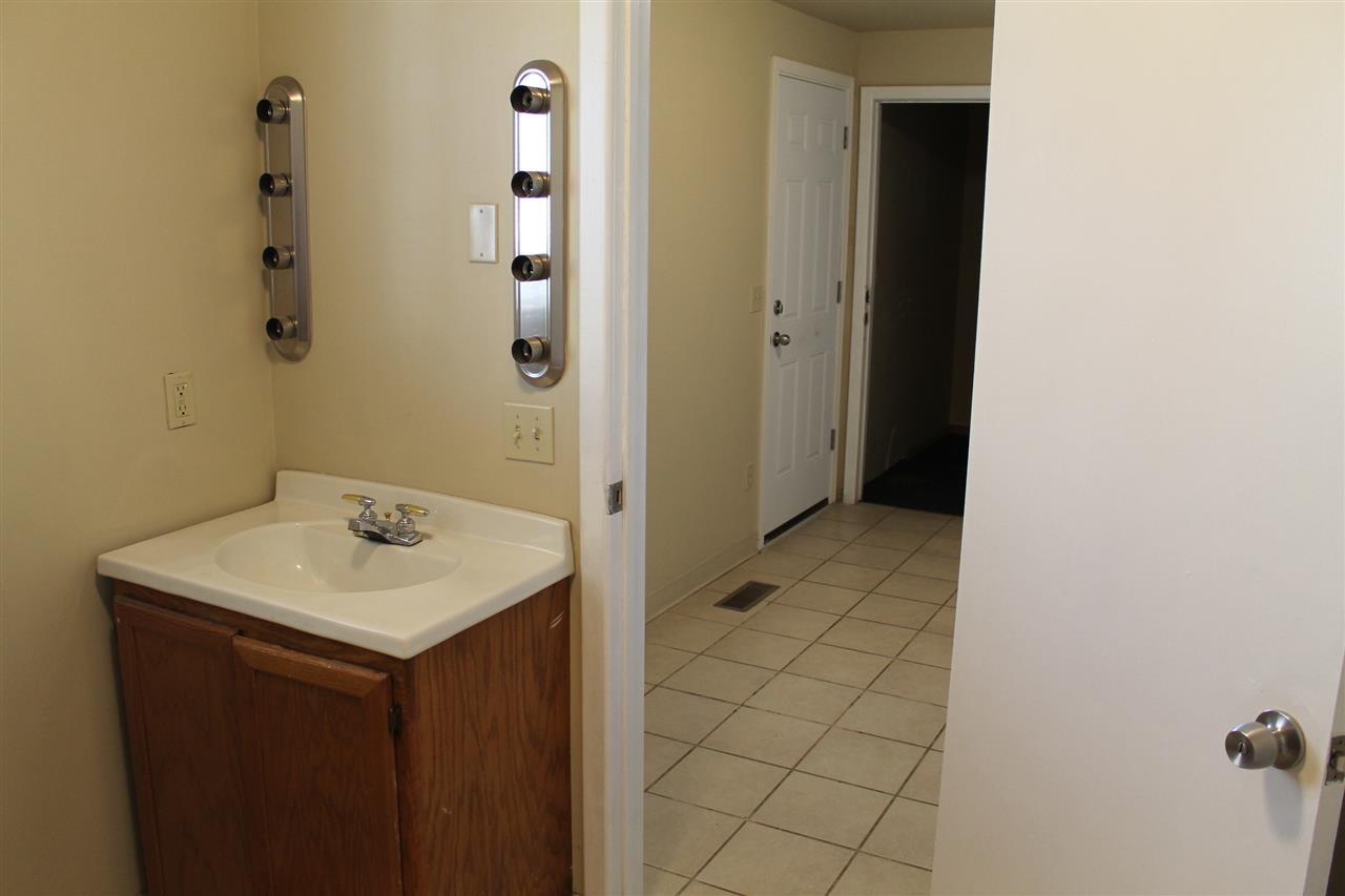 228 W Shannon Ave - Photo 10