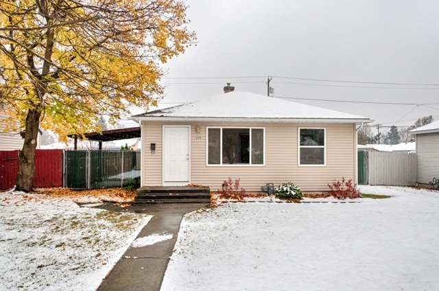 620 E NEBRASKA Ave - Photo 1