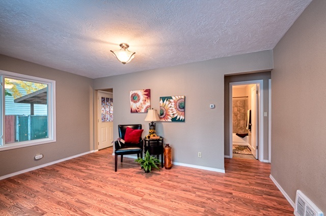 620 E NEBRASKA Ave - Photo 3