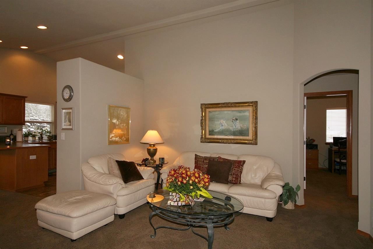 4517 E 34th Ln - Photo 4