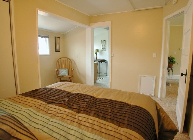 1310 W Grace Ave - Photo 11