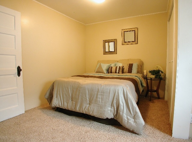 1310 W Grace Ave - Photo 12