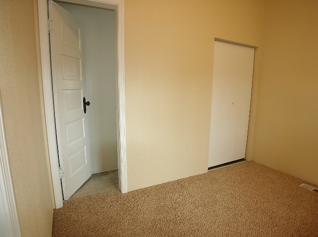 1310 W Grace Ave - Photo 17
