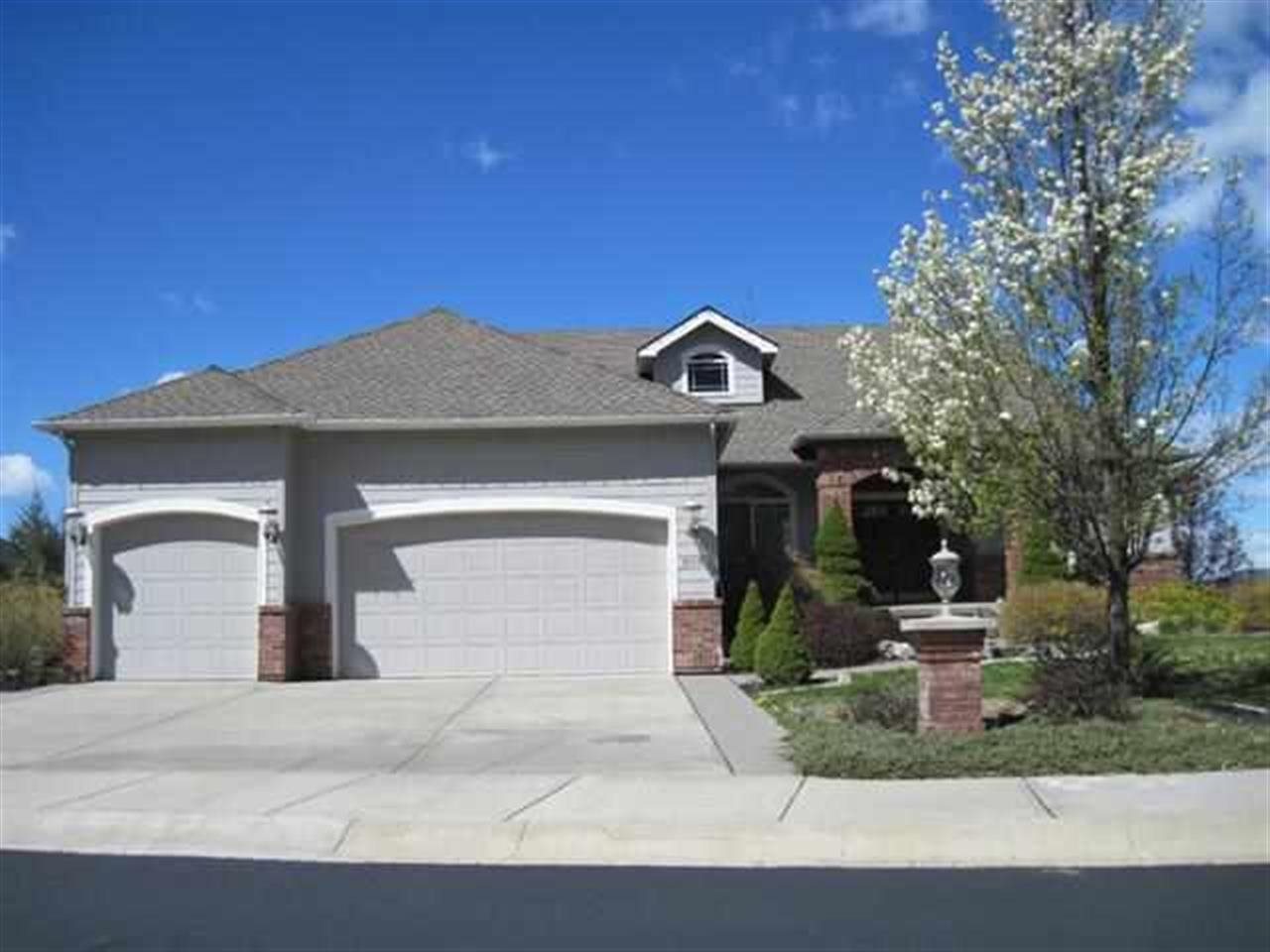 1105 N King James Ln - Photo 1