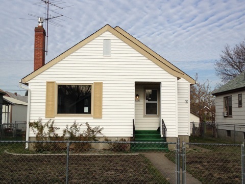 2118 W Sharp Ave - Photo 1