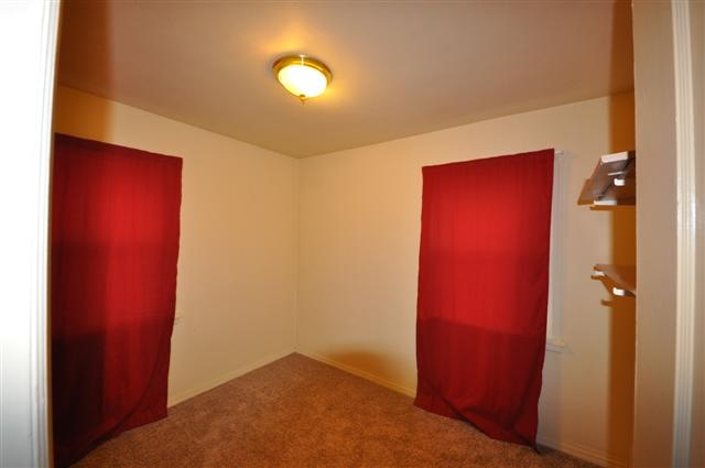 4502 N Best Rd - Photo 4