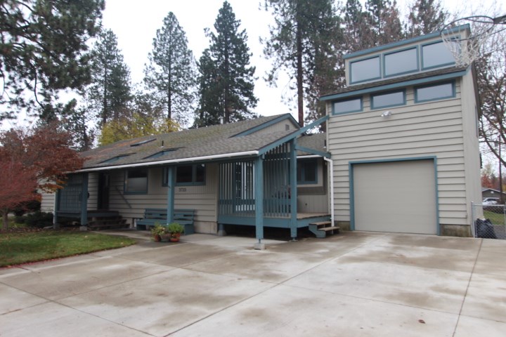 3733 W Broad Ave - Photo 2