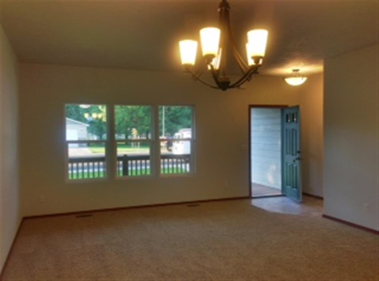 208 E F St - Photo 6
