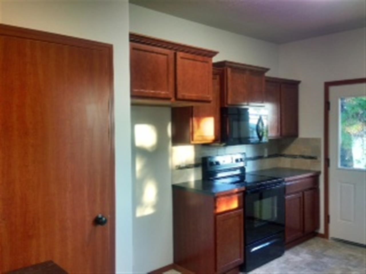 208 E F St - Photo 7