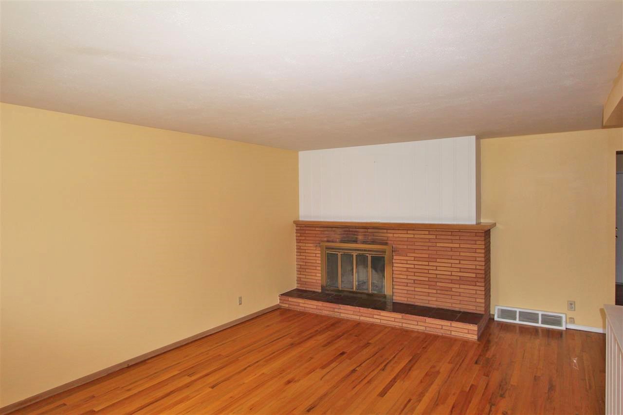 1821 E 35TH - Photo 3