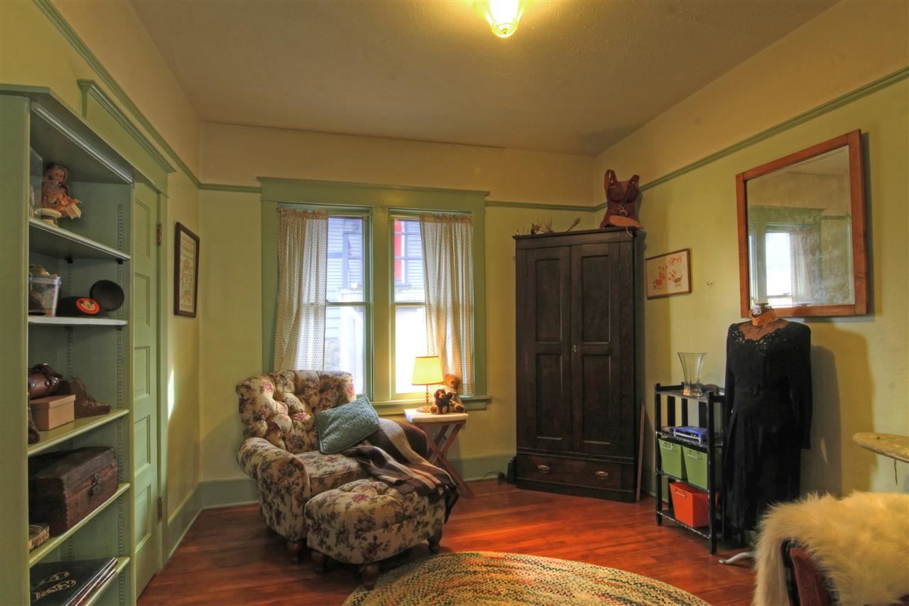 1024 W 11th - Photo 11